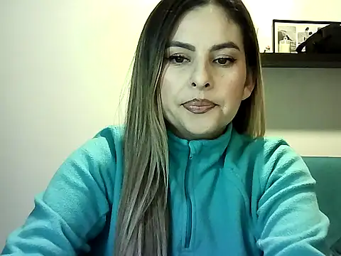 Snapshot of Valery__Rouse_ chatting on July 18, 2026, 1:03 am Valery Rouse online show from July 18, 2026, 1:03 am
