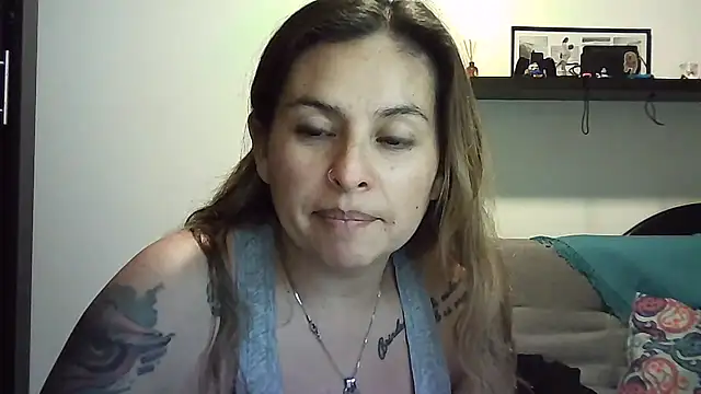 Snapshot of Valery__Rouse_ chatting on June 15, 2026, 11:04 pm Valery Rouse online show from June 15, 2026, 11:04 pm