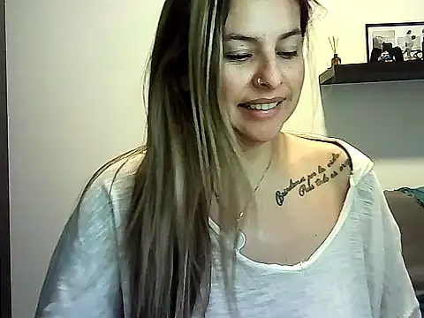 Snapshot of Valery__Rouse_ chatting on June 7, 2026, 3:17 pm Valery Rouse online show from June 7, 2026, 3:17 pm