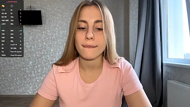 DreamyOlivia online show from November 2, 2025, 11:26 am