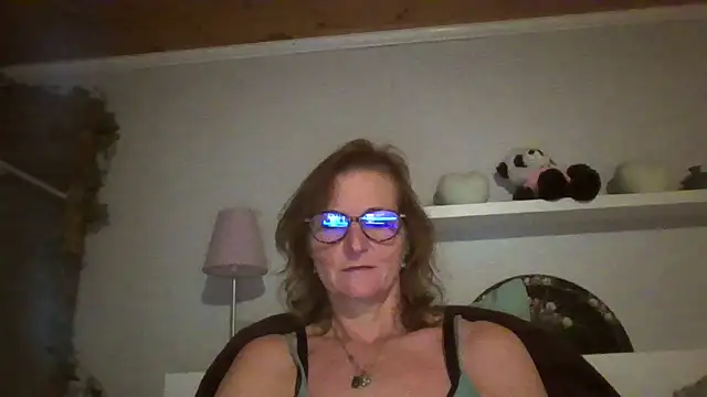 Valinella online show from October 2, 2025, 5:49 pm