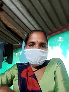 Snapshot of Hot-honi chatting on October 31, 2025, 12:02 pm Hot-honi online show from October 31, 2025, 12:02 pm