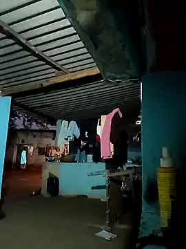 Snapshot of Hot-honi chatting on November 12, 2025, 5:33 am Hot-honi online show from November 12, 2025, 5:33 am