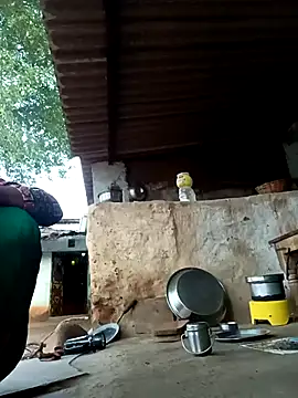 Snapshot of Hot-honi chatting on September 18, 2025, 12:57 am Hot-honi online show from September 18, 2025, 12:57 am