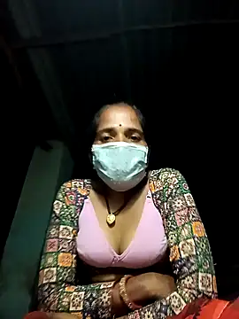 Snapshot of Hot-honi chatting on October 5, 2025, 3:14 pm Hot-honi online show from October 5, 2025, 3:14 pm