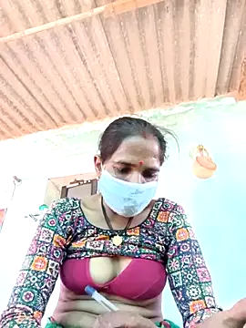 Snapshot of Hot-honi chatting on October 2, 2025, 3:21 am Hot-honi online show from October 2, 2025, 3:21 am