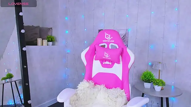 Lynn Martin online show from September 23, 2025, 12:06 am