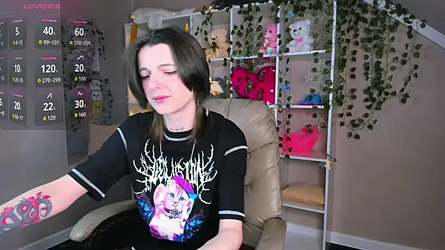 Lynn Martin online show from November 28, 2025, 12:44 am