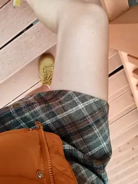 shaoshao-7758 online show from November 9, 2025, 3:10 am