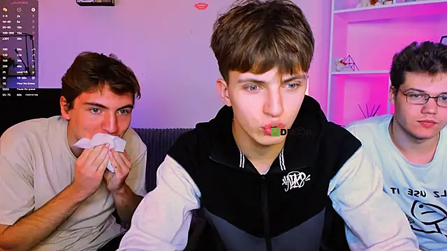 Snapshot of travis_wolf_ chatting on November 13, 2025, 8:24 pm travis wolf online show from November 13, 2025, 8:24 pm