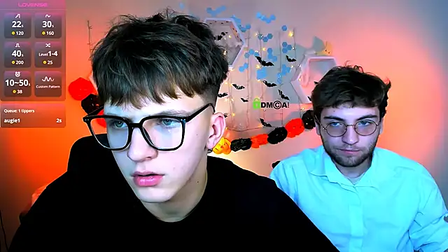 Snapshot of travis_wolf_ chatting on October 25, 2025, 7:14 pm travis wolf online show from October 25, 2025, 7:14 pm