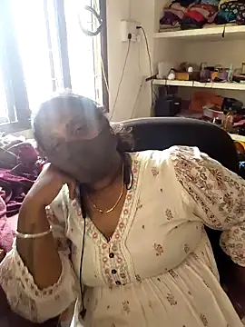Snapshot of Tamil_Kavitha10 chatting on June 5, 2026, 8:20 am Tamil Kavitha10 online show from June 5, 2026, 8:20 am