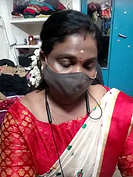 Snapshot of Tamil_Kavitha10 chatting on May 23, 2026, 5:45 pm Tamil Kavitha10 online show from May 23, 2026, 5:45 pm