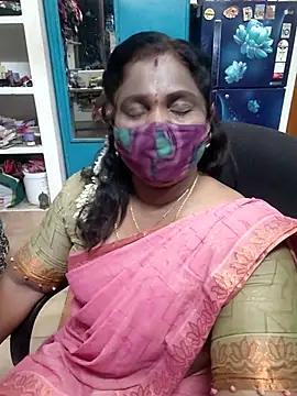 Snapshot of Tamil_Kavitha10 chatting on April 28, 2026, 4:55 pm Tamil Kavitha10 online show from April 28, 2026, 4:55 pm