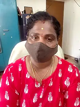 Snapshot of Tamil_Kavitha10 chatting on April 3, 2026, 5:03 am Tamil Kavitha10 online show from April 3, 2026, 5:03 am