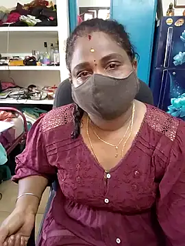 Snapshot of Tamil_Kavitha10 chatting on April 23, 2026, 1:12 am Tamil Kavitha10 online show from April 23, 2026, 1:12 am