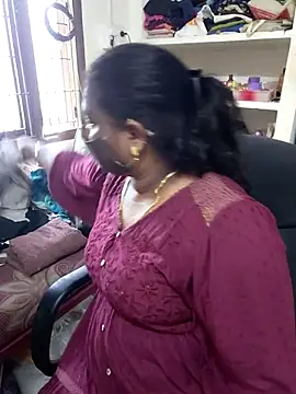 Snapshot of Tamil_Kavitha10 chatting on July 15, 2026, 1:12 am Tamil Kavitha10 online show from July 15, 2026, 1:12 am