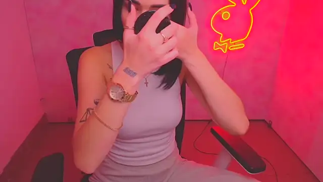 Bella Night4 online show from October 4, 2025, 6:26 am