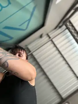 VendiMur online show from April 21, 2026, 2:51 am