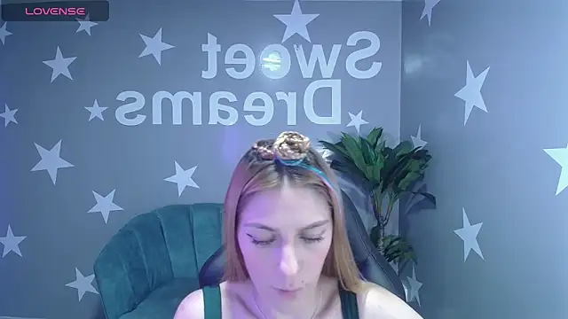 Snapshot of Candy_kush_t chatting on November 13, 2025, 9:51 pm Candy kush t online show from November 13, 2025, 9:51 pm