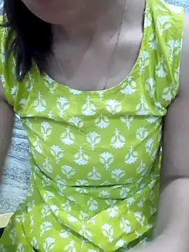 Snapshot of siya_rani67 chatting on November 18, 2025, 2:42 pm siya rani67 online show from November 18, 2025, 2:42 pm