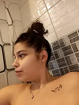 NicoleHayle online show from October 18, 2025, 7:38 pm