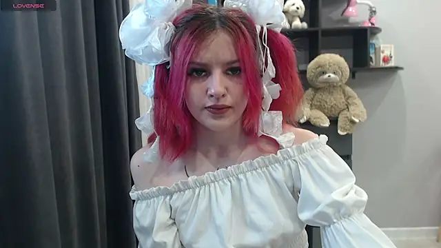   Elina   online show from November 10, 2025, 7:24 am