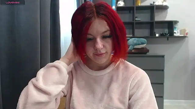   Elina   online show from October 14, 2025, 3:29 am