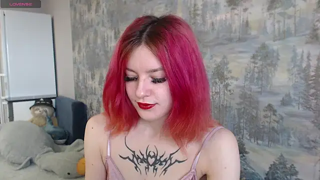   Elina   online show from November 5, 2025, 5:43 am