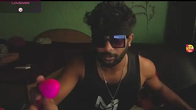 Snapshot of royeoy22 chatting on April 13, 2026, 7:23 am royeoy22 online show from April 13, 2026, 7:23 am