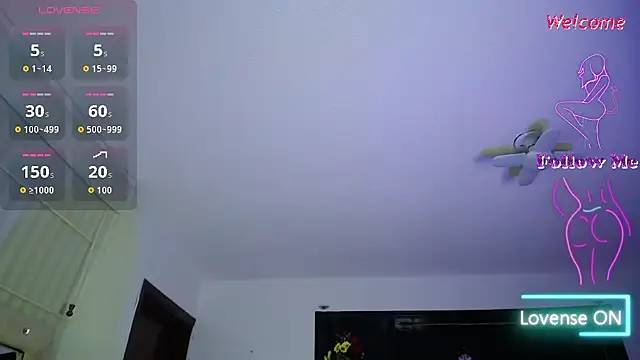  Charlotte Collins  online show from September 27, 2025, 3:29 pm