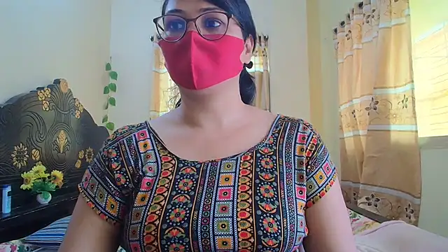 Snapshot of Elena_cruz5 chatting on May 25, 2026, 5:07 am Elena cruz5 online show from May 25, 2026, 5:07 am