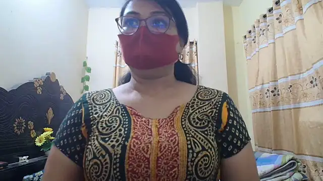 Snapshot of Elena_cruz5 chatting on April 19, 2026, 3:24 pm Elena cruz5 online show from April 19, 2026, 3:24 pm