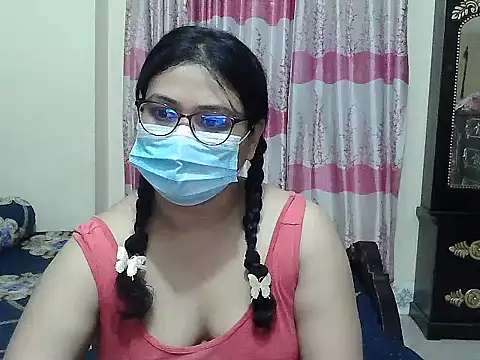 Snapshot of Elena_cruz5 chatting on September 18, 2025, 1:14 pm Elena cruz5 online show from September 18, 2025, 1:14 pm