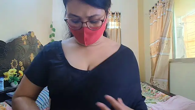 Snapshot of Elena_cruz5 chatting on May 23, 2026, 4:55 am Elena cruz5 online show from May 23, 2026, 4:55 am