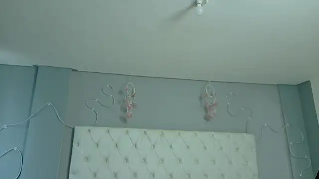 Snapshot of Emma_visconti chatting on September 30, 2025, 12:33 pm Emma visconti online show from September 30, 2025, 12:33 pm