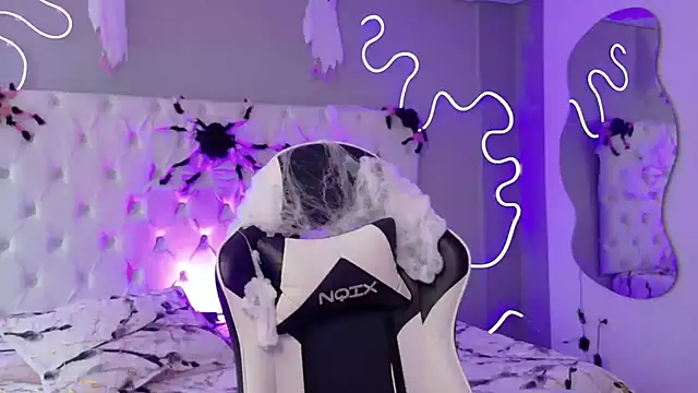 Snapshot of Emma_visconti chatting on October 24, 2025, 12:59 pm Emma visconti online show from October 24, 2025, 12:59 pm