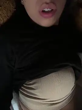 lulizoee online show from May 4, 2026, 7:39 pm