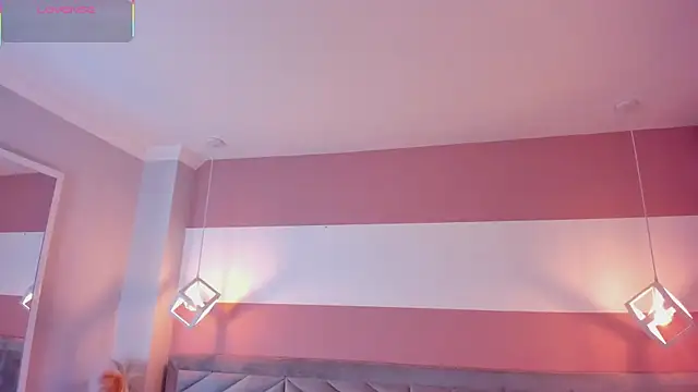 Mia Valentine  online show from November 11, 2025, 8:25 pm