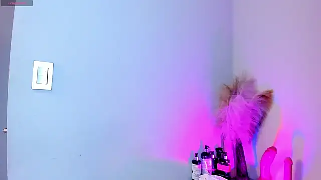 Mia Valentine  online show from December 15, 2025, 8:25 pm