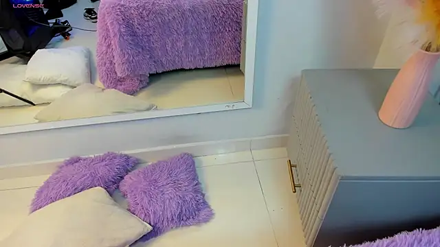 Snapshot of Mia_Valentine_ chatting on February 2, 2026, 8:08 pm Mia Valentine online show from February 2, 2026, 8:08 pm