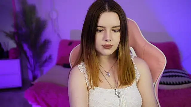 Snapshot of MilanaMoons chatting on September 10, 2025, 12:59 pm MilanaMoons online show from September 10, 2025, 12:59 pm