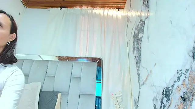 Snapshot of maraa_X chatting on April 27, 2026, 12:14 pm maraa X online show from April 27, 2026, 12:14 pm