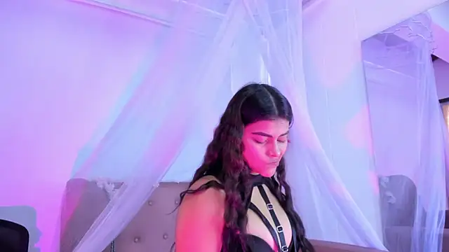 Miaa Rosse online show from December 14, 2025, 12:44 pm