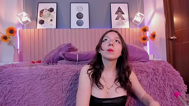 Nina Ford online show from March 26, 2026, 3:27 am