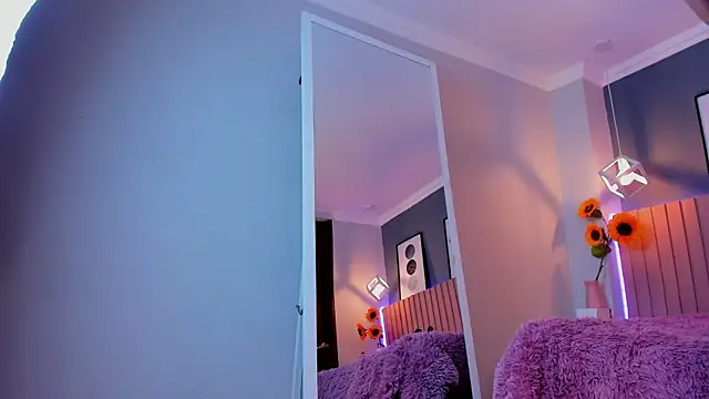 Snapshot of Nina_Ford chatting on November 15, 2025, 2:59 am Nina Ford online show from November 15, 2025, 2:59 am