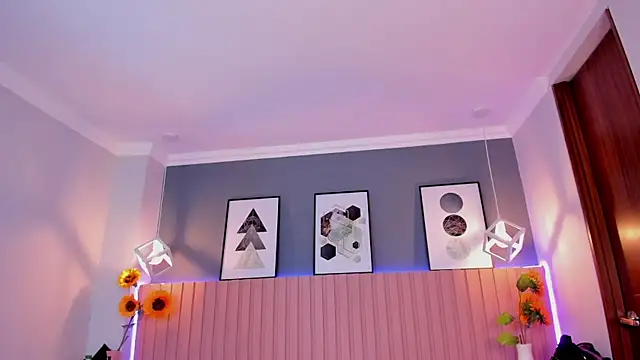 Snapshot of Nina_Ford chatting on November 23, 2025, 7:13 pm Nina Ford online show from November 23, 2025, 7:13 pm