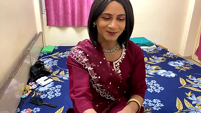 LuvLayla online show from October 28, 2025, 6:07 pm