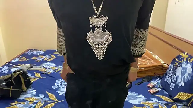 LuvLayla online show from January 11, 2026, 8:05 pm