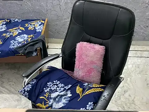 LuvLayla online show from July 18, 2026, 4:59 pm